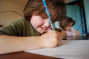 Quebra-Cabeça na Mesa - Quebra-Cabeça - Geniol