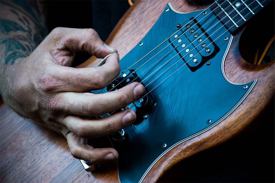 Guitarra Amadeirada